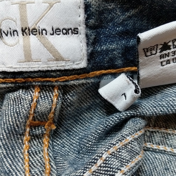 Vintage Calvin Klein jean skirt - Picture 5 of 9